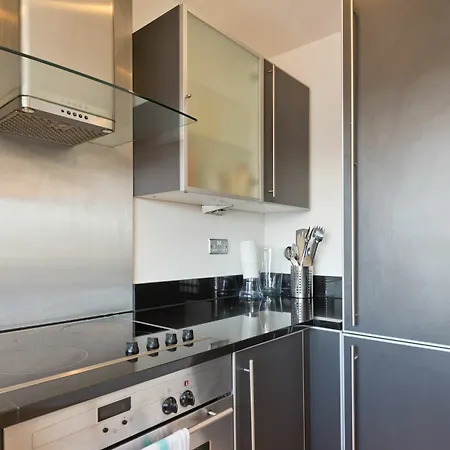 Gallery Quay Luxury Apartment *